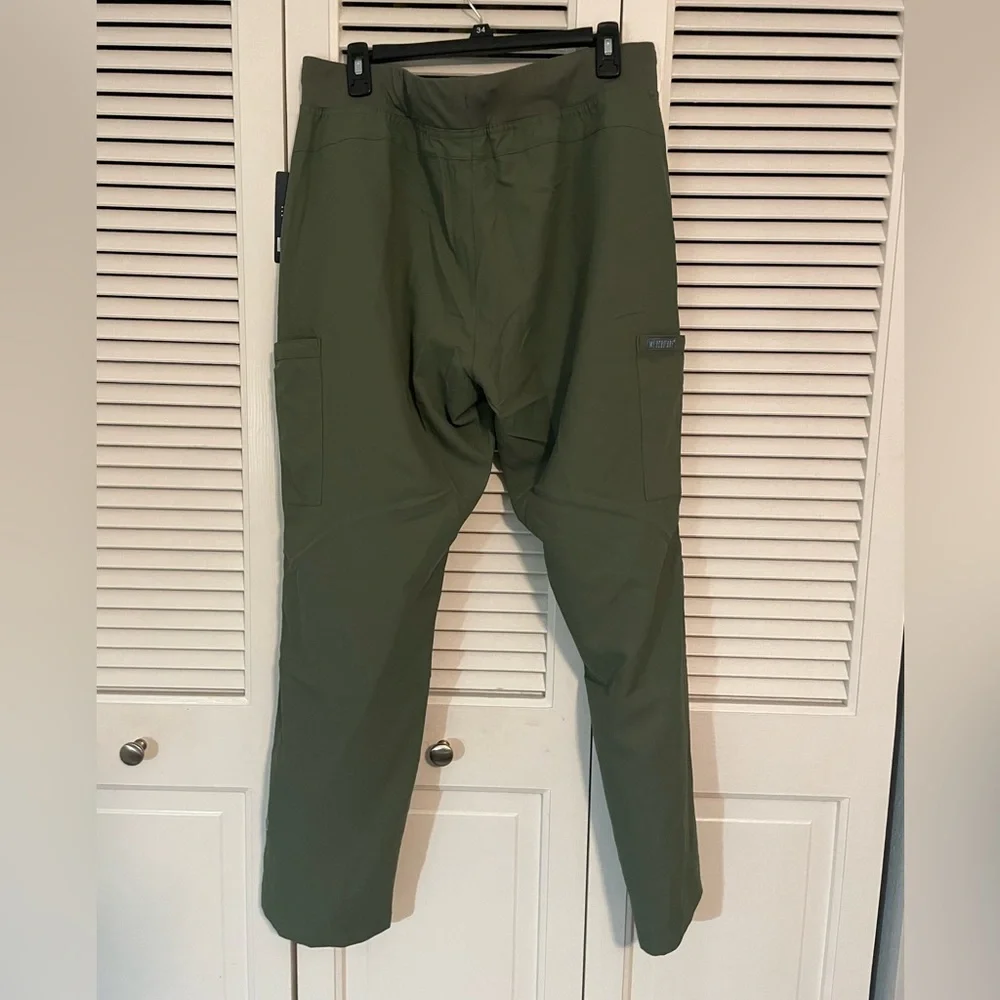 NWT Med Couture Insight Women's 4-Pocket Zipper Cargo Pocket Scrub Pants - Picture 9 of 11